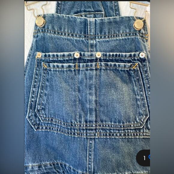 Gap Ladies Overalls in Size XS. In Excellent Preloved Condition! - Picture 3 of 4
